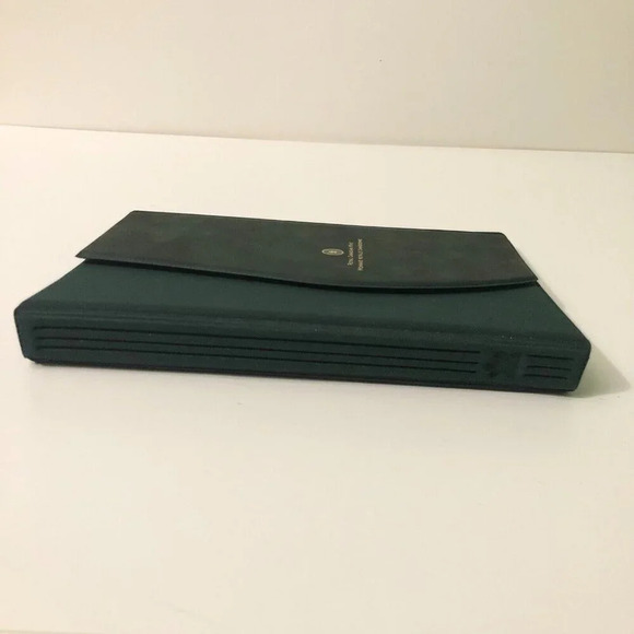 Royal Canadian Mint Empty Coin Album Folder - Picture 4 of 16